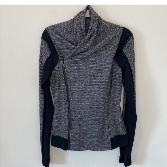 Lululemon Bhakti Yoga Jacket in Gray/Coco Pique Black / Black Size 10 MSRP $128 - Picture 4 of 14